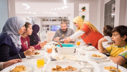 Ustaz Khalid Basalamah Beberkan Manfaat dari Puasa Senin Kamis, Mulai dari Spiritual hingga Pembersihan Usus