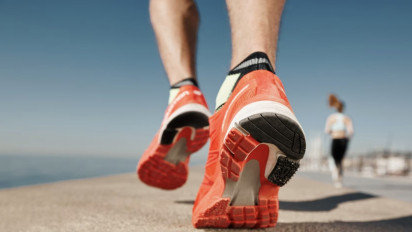Buat Kamu yang Baru Mau Mulai Olahraga Lari, Cobain Rekomendasi 3 Sepatu Terbaik di Tokopedia Ini