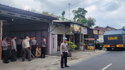 Kota Blitar Krisis Air Bersih, Polisi Dropping Menggunakan Mobil Water Cannon  