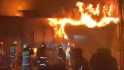 Diduga Korsleting Listrik, 6 Lapak Produksi Mebel di Pondok Bambu Ludes Terbakar