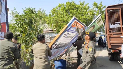 Jelang Masa Kampanye, Satpol PP Baubau Tertibkan Ratusan APK Caleg Parpol