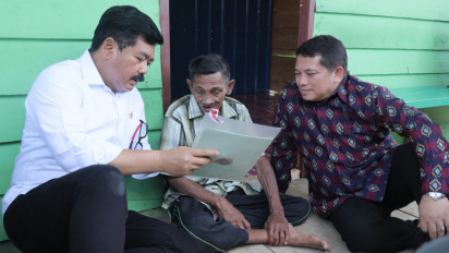 Tinggal di Atas Laut Sejak 1960, Masyarakat Suku Bajo Kolaka Akhirnya Dapat Sertifikat Tanah
