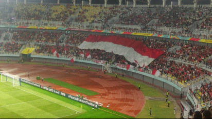 Dari Bendera Raksasa hingga Koreografi, Ini Beragam Aksi Suporter di Pertandingan Timnas Indonesia U-17 Vs Maroko, Bikin Merinding
