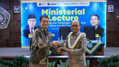 Lulusan Perguruan Tinggi Jangan Takut Hadapi Era Society 5.0