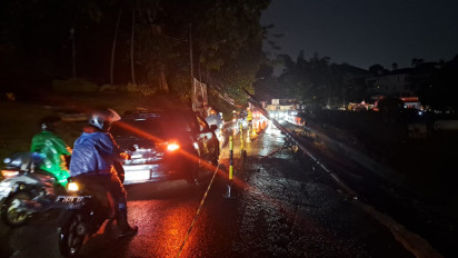 Hujan Deras, Tebing Penahan Tanah Proyek Underpass Stasiun Batutulis Ambrol