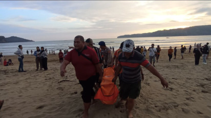 3 Wisatawan Tenggelam Terseret Arus Pantai di Pacitan. 1 Tewas 2 Selamat