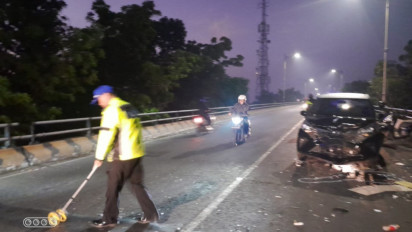 Motor dan Minibus Adu Banteng di Flyover Kiaracondong, hingga Pemotor Tewas dii Tempat