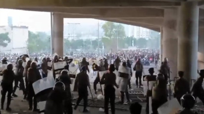 Polisi Tembakan Gas Air Mata Belasan Suporter Ultras Gresik Alami Luka-luka hingga Dilarikan ke Rumah Sakit