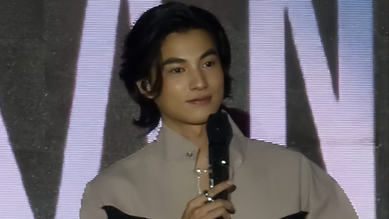 Pertama ke Indonesia, Gulf Kanawut Ungkap Mau Makan Nasi Padang Hingga Seblak
            - galeri foto