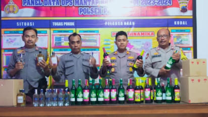 Ciptakan Suasana Kondusif Jelang Pemilu 2024, Ratusan Botol Miras Diamankan Polsek Pati Kota