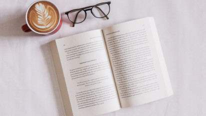 Rekomendasi Buku di Tokopedia yang Layak Dikoleksi di Rumah, Ada yang Diangkat Jadi Serial Netflix