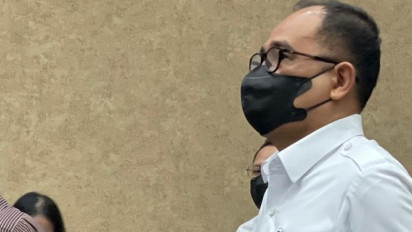 Persidangan Rafael Alun, Jaksa Cecar Saksi Ahli soal Kepemilikan Saham Ernie Torondek