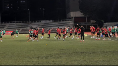 Tidak Hanya Rafael Struick yang Keluhkan Lapangan, Elkan Bagott Sebut Lapangan Sintetis Stadion Rizal Memorial ...