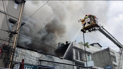 Toko Elektronik di Bandung Ludes Terbakar, Diduga Api Berasal dari Korlesting Arus Listrik
