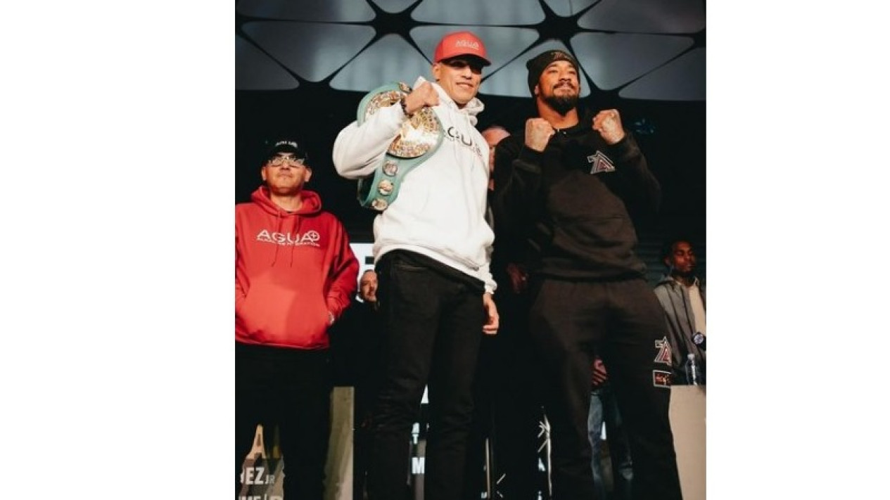 Dua Jagoan Tak Terkalahkan Beradu Kekuatan, Gelar Benavidez Dicopot Karena Narkoba
            - galeri foto