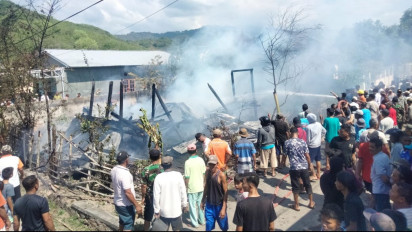 Diduga Akibat Arus Pendek Listrik, 3 Unit Rumah di Alas Terbakar