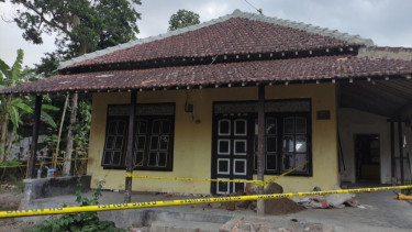 Mayat Perempuan Dicor dalam Kamar Gegerkan Warga Ponggok Blitar