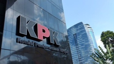 Penyidik KPK Sita Sejumlah Uang Saat OTT Penyelenggara Negara di Kalimantan Timur