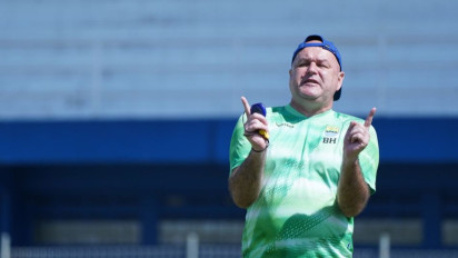 Bojan Hodak Ingin Berikan Kejutan, Persib Justru Coret Levy Madinda dan Tyronne del Pino?