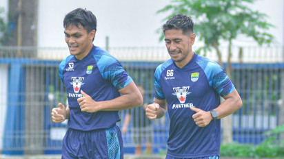 Imbas Main di Lapangan Sintetis, Pelatih Persib Pantau Kondisi Rachmat Irianto dan Daisuke Sato