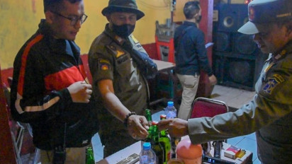 Sediakan LC dan Miras, Warung Bakso SOW di Surabaya Ditertibkan
