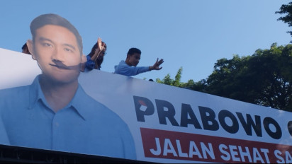 Cawapres Gibran Sapa Masyarakat Sulsel di Jalan Sehat Satu Putaran