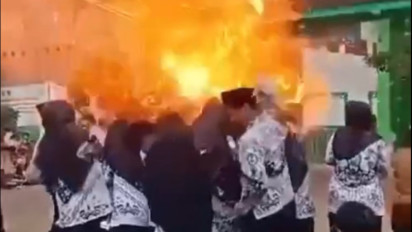 Balon Gas Meledak saat Perayaan Hari Guru Nasional di SDN Cimuning 1 Bekasi, Belasan Guru Luka-luka