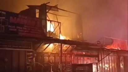 Empat Kios Perabotan di Kota Medan Ludes Terbakar