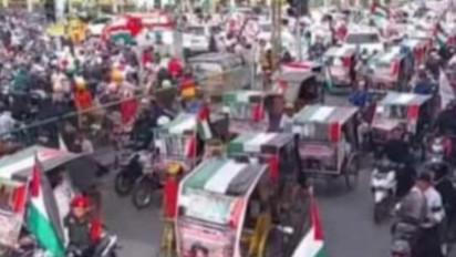 Penarik Becak Motor di Medan Gelar Aksi Konvoi Suarakan Kemerdekaan Palestina