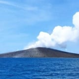 Bukan Gunung Biasa, Mengenal Sejarah Gunung Anak Krakatau dari Letusan 1883 hingga Erupsi 2026