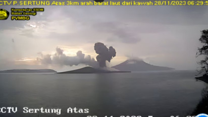 Gunung Anak Krakatau Meletus Luncurkan Abu Setinggi 1.000 Meter