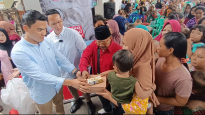 TKD Jatim Prabowo-Gibran Kampanye Hari Pertama di Surabaya, Bagikan Susu dan Makanan Bergizi di Jalan Prabowo