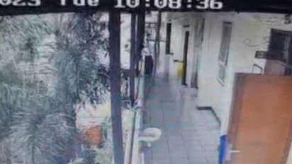 Detik-detik Siswi SMAN 3 Bandung Jatuh dari Lantai 3 Diduga Mau Bunuh Diri, Polisi: dari Rekaman CCTV Mondar mandir