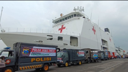 Ramai-ramai Warga Surabaya Kirim Bantuan Lewat KRI Dr Radjiman Wedyodiningrat yang Bakal Laksanakan Misi Kemanusiaan ke Gaza