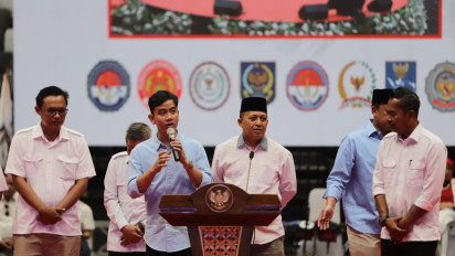 Gibran Terciduk Bagi-bagi 'Amplop' Saat Jalan Sehat di Makassar, Bawaslu Beri Tanggapan