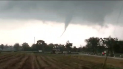 Puting Beliung Terjang Pemukiman Warga di Madiun, Seorang Warga Terluka