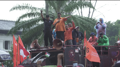 Pimpin Langsung Aksi di Gedung Sate, Said Iqbal Minta Gubernur Jabar Tetapkan UMK Naik 15%