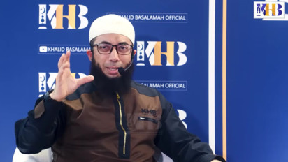 Benarkah Anak Kecil jika Shalat Berjamaah di Masjid Harus Shaf Paling Belakang? Kata Ustaz Khalid Basalamah...