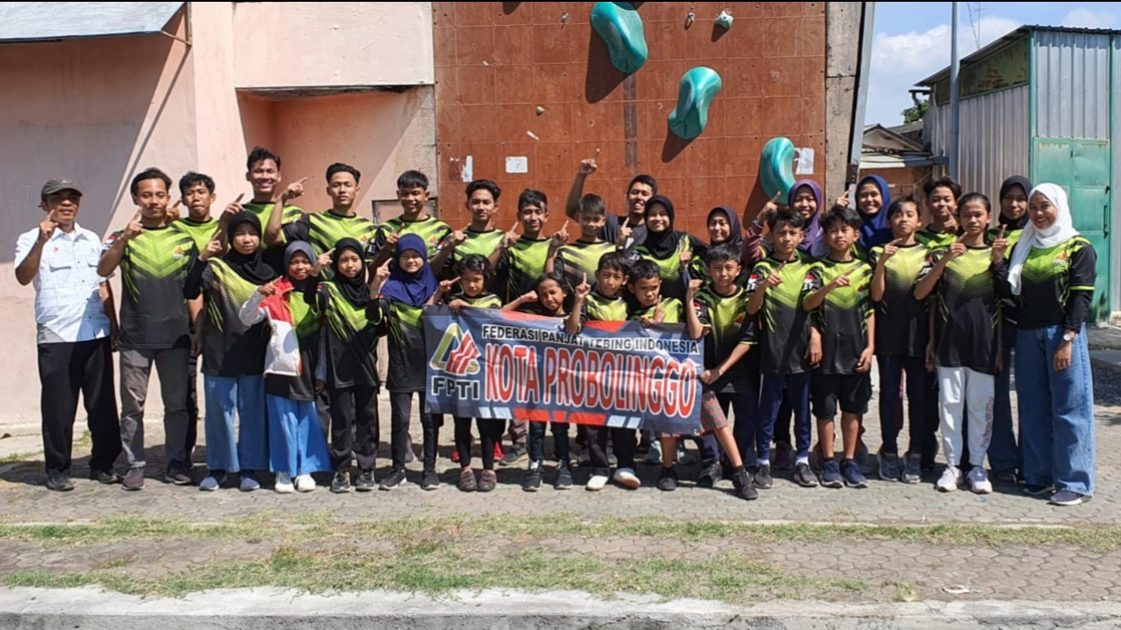 5 Atlet Cilik FPTI Kota Probolinggo, Ikuti Kejurnas Panjat Tebing Tabanan-Bali
            - galeri foto