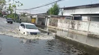 Banjir Masih Rendam Pemukiman di Genuk Semarang, Warga Sulit Beraktivitas