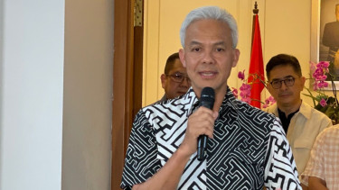 Ganjar Pranowo Mengaku Banyak Orang Takut Foto Bareng Dirinya: Wajah Saya Seperti Hantu?