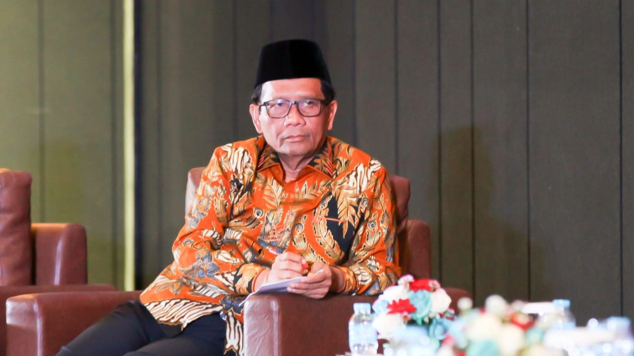 Bandingkan Gaji Saat Jadi Konsultan Hukum Gaji Menteri Diakui Mahfud MD Lebih Kecil
            - galeri foto