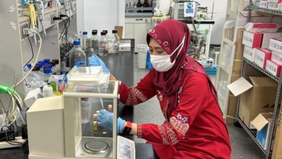 Profesor di Surabaya Kembangkan Fluida Superkritis sebagai Bahan Baku Obat