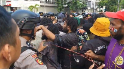 Hendak Lakukan Aksi Unjuk Rasa, Mahasiswa Papua di Makassar Dihadang Kepolisian