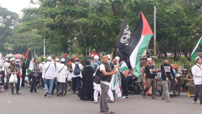Massa Aksi Munajat Kubro 212 Padati Area Monas