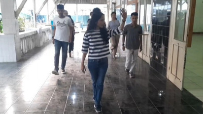 Hari Disabilitas Internasional: Latih Percaya Diri, Seorang Model di Pati Ajari Modeling dan Public Speaking Anak-Anak Tunarungu