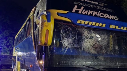 Bus Pengangkut Suporter PSS Sleman Dirusak Oknum Snex, Harta Sopir Dijarah