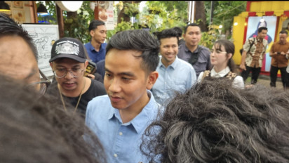 Pilih Cuti dari Wali Kota Solo Buat Kampanye Pilpres 2024, Gibran Bagi-bagi Susu hingga Dengar Santri di Tangerang