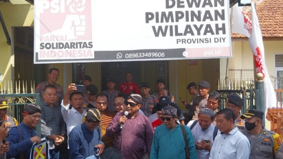 Demo di Kantor PSI DIY, Massa Paman Usman Minta Ade Armando Datang ke Yogyakarta Minta Maaf