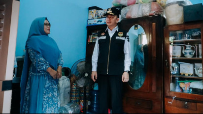 Pj Gubernur Sumsel Serahkan Kunci Rumah Layak Huni kepada Warga Penerima Manfaat